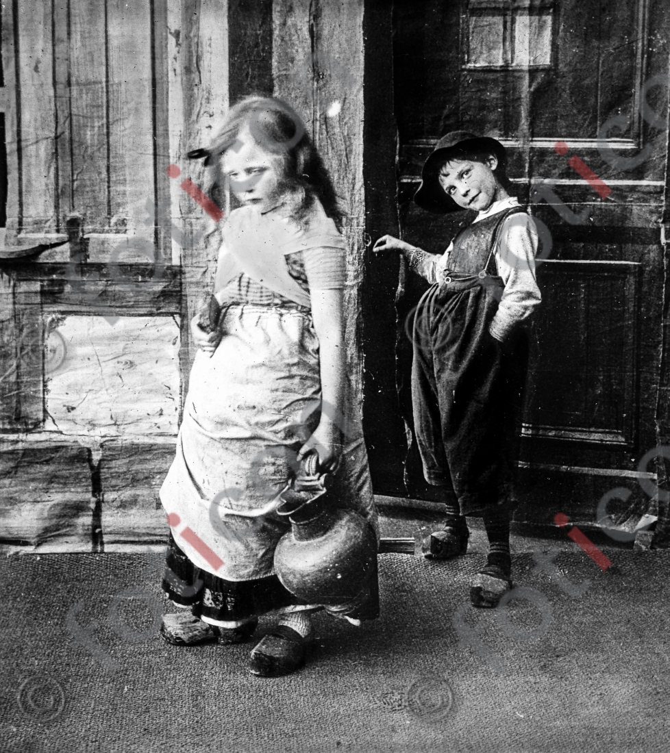 Hänsel und Gretel | Hansel and Gretel - Foto foticon-simon-166-002-sw.jpg | foticon.de - Bilddatenbank für Motive aus Geschichte und Kultur